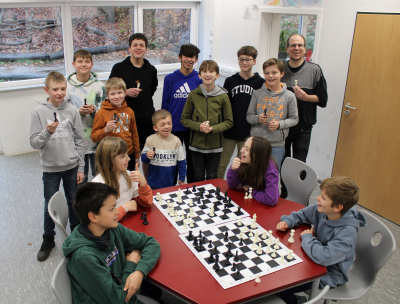 Schach-AG qualifiziert sich für das Landesfinale – starke Leistungen bei der Kreismeisterschaft