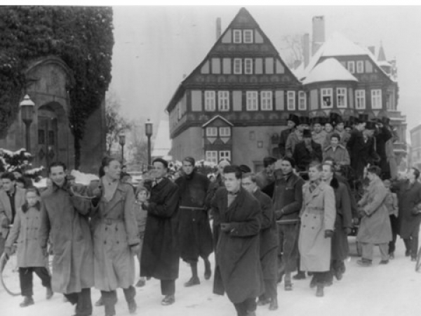 Umzug der Abiturientia 1956 durch Höxter.