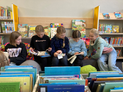 Lesen macht Spaß – Klasse 5a zu Besuch in der Stadtbücherei Höxter