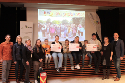 Große Spendenübergabe am KWG – Sponsorenlauf bringt 12 300 € für soziale Projekte